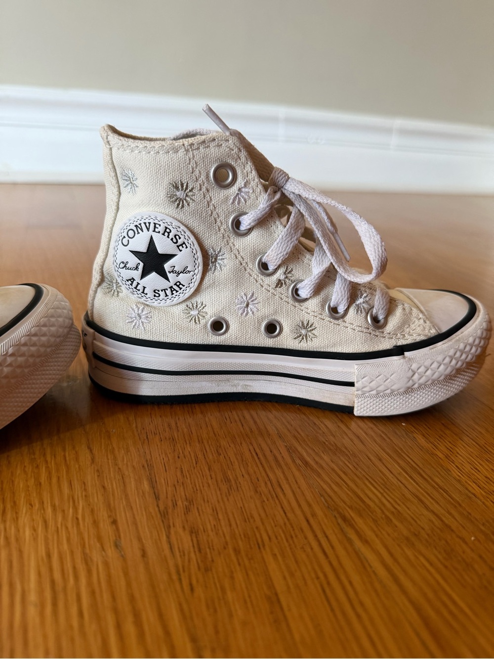 Converse Kids' Chuck Taylor All Star High Top Sneakers - Cream lift
